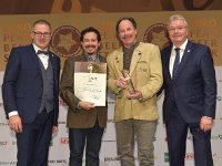 Brau2019  BEERStar Award 2019 überreicht von: links: Georg Rittmayer, Präsident der Privaten Brauereien Bayern e.V. rechts: Detlef Projahn, Präsident der Privaten Brauereien Deutschland e.v.  -- : Messe